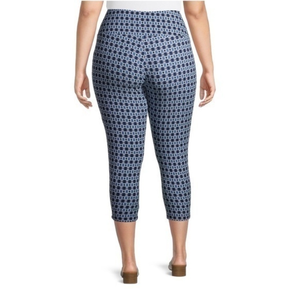 Capri Leggings - Picture 2 of 5